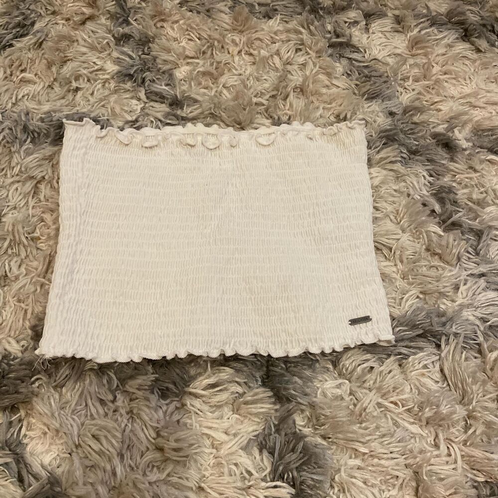 Hollister-co Women's White Crop-top